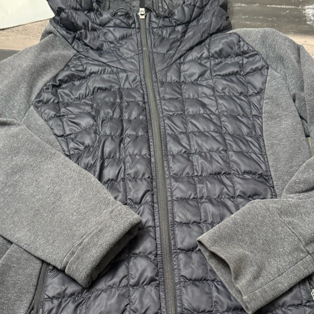 The North Face woman jacket.